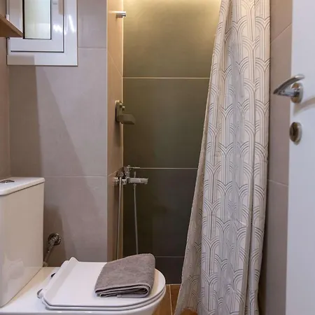 New Cozy With Balcony Close To Analipsi Metro Selanik