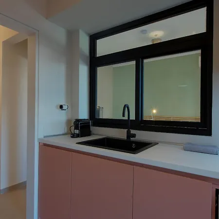 New Cozy With Balcony Close To Analipsi Metro *