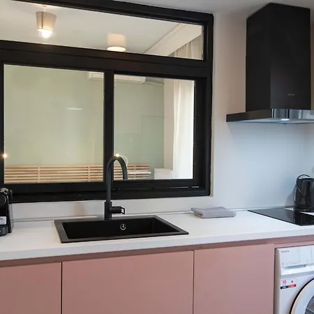 New Cozy With Balcony Close To Analipsi Metro * Thessaloniki