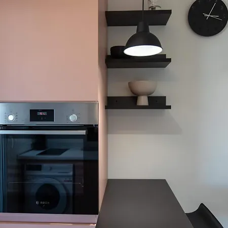 New Cozy With Balcony Close To Analipsi Metro